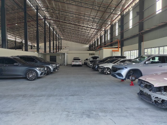 Mercedes-Benz Minsoon Star workshop