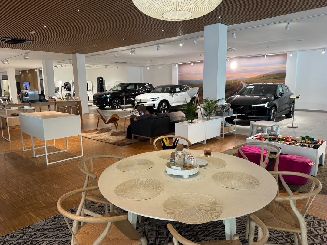 Volvo Sisma Auto Hub showroom display