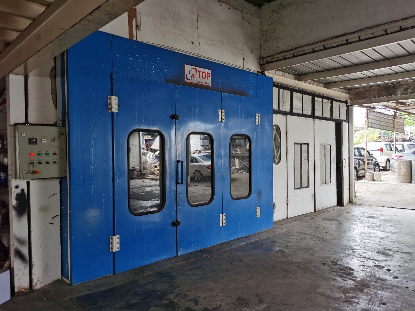 Professional spray booth