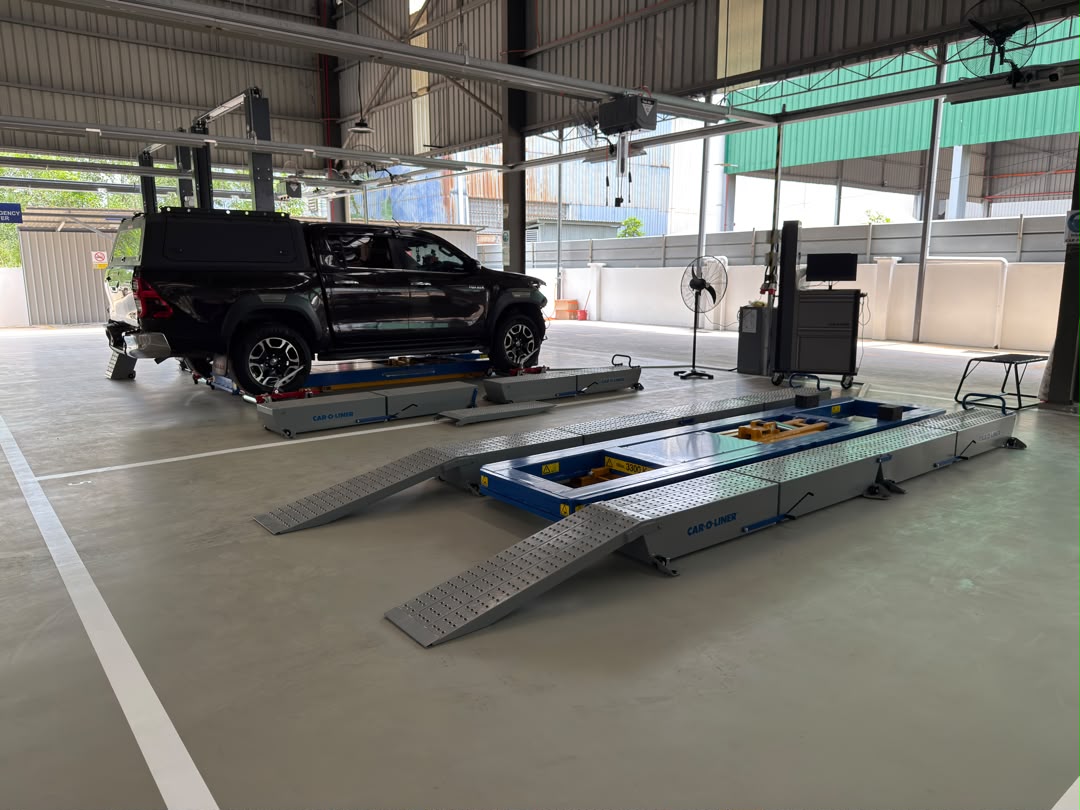 Toyota Semenyih Car-O-Liner frame straightening bench